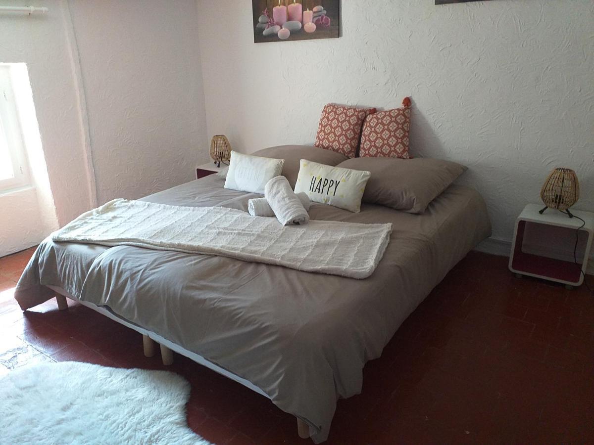Deux M Bed and Breakfast Villes-sur-Auzon Exteriör bild